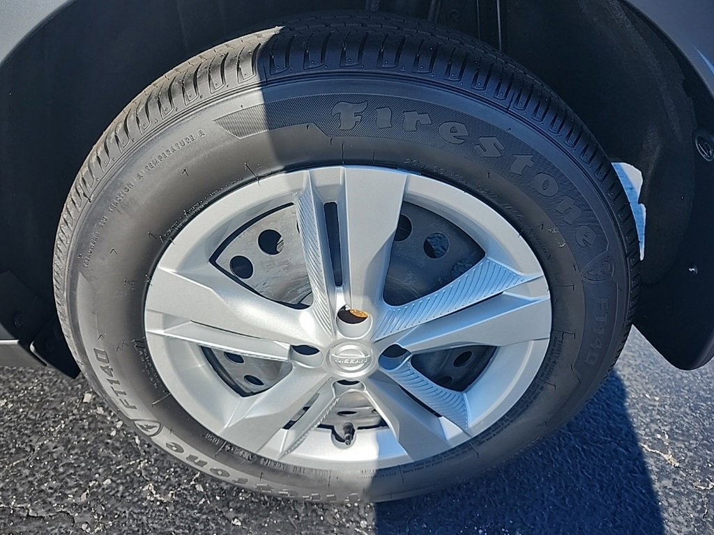 Used 2025 Nissan Kicks Play S image 12