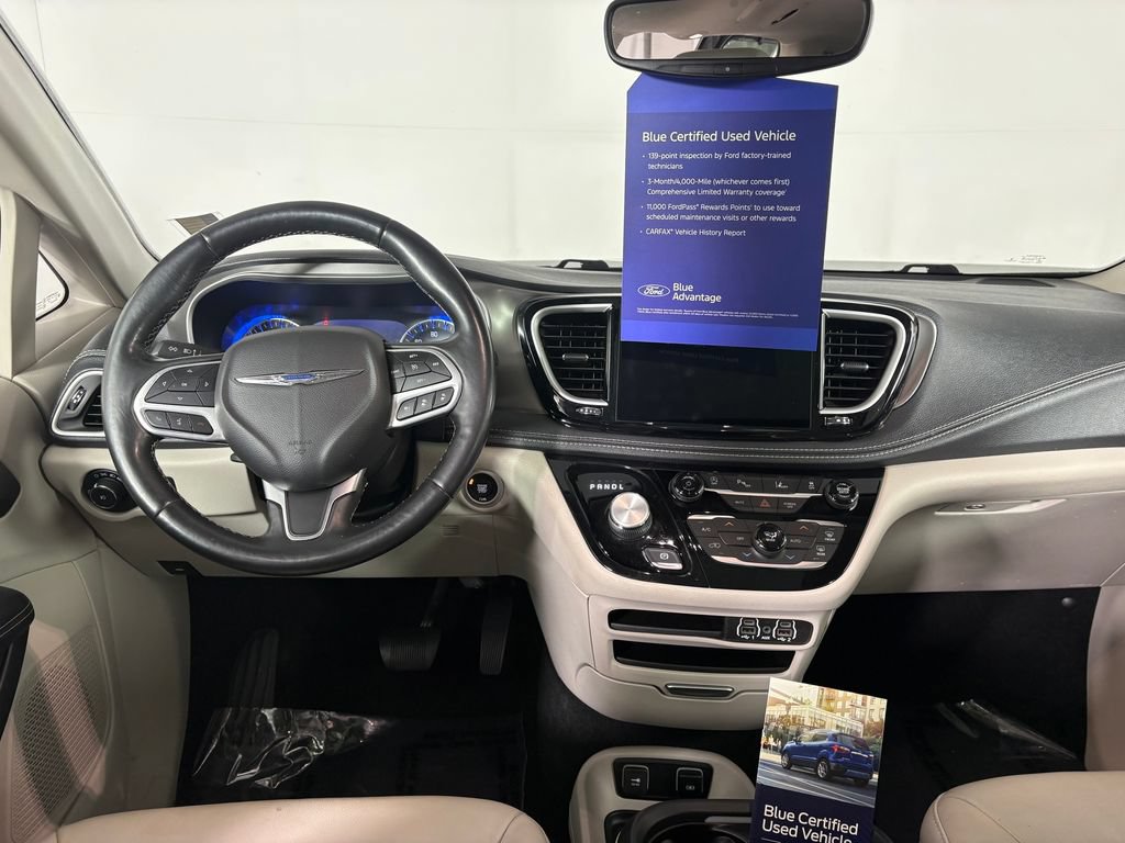 Used 2021 Chrysler Pacifica Touring-L AWD/4WD image 26