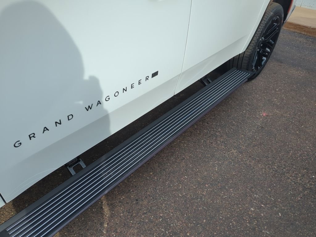 New 2026 Jeep Grand Wagoneer L Limited AWD/4WD image 9