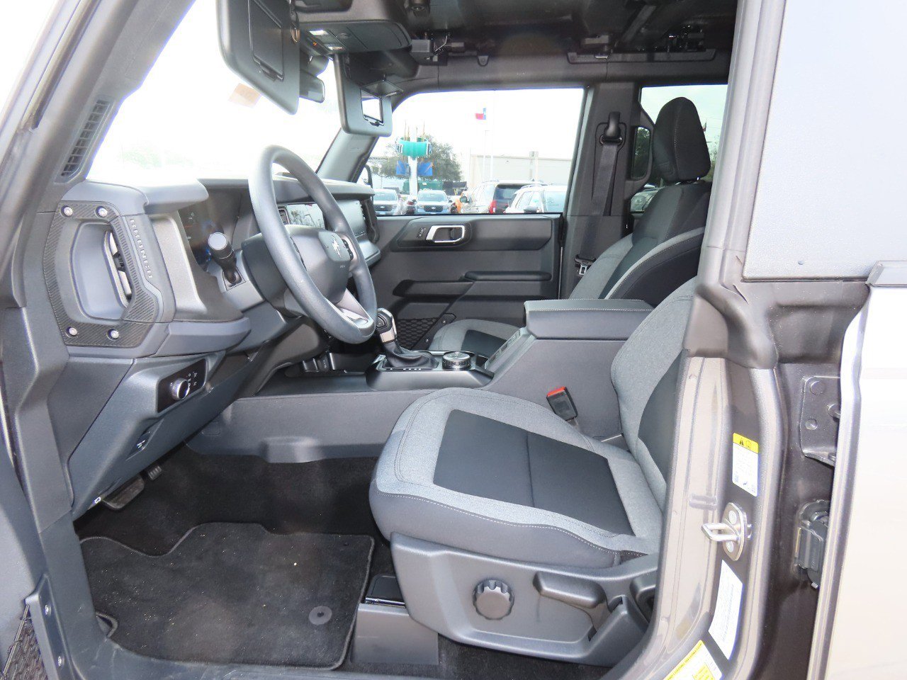 New 2025 Ford Bronco 4-Door AWD/4WD image 25