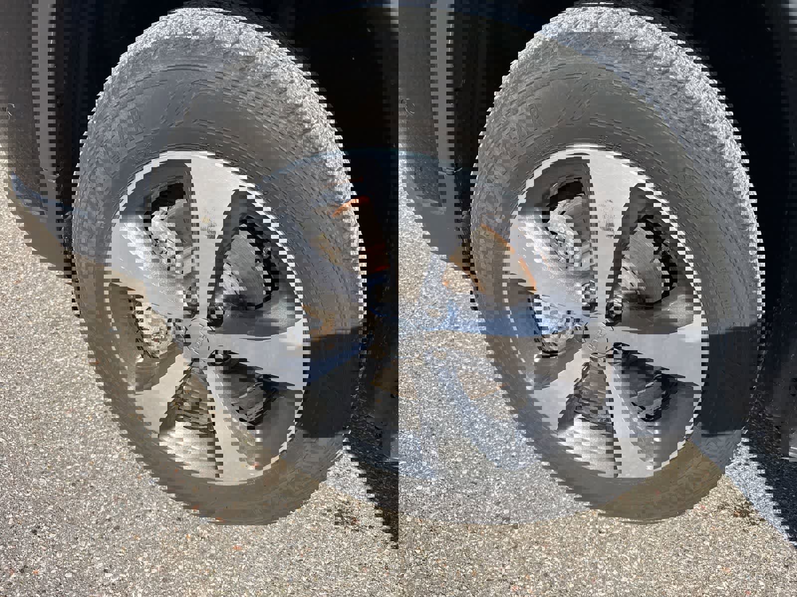 Used 2019 Jeep Cherokee Limited w/ Luxury Group image 9