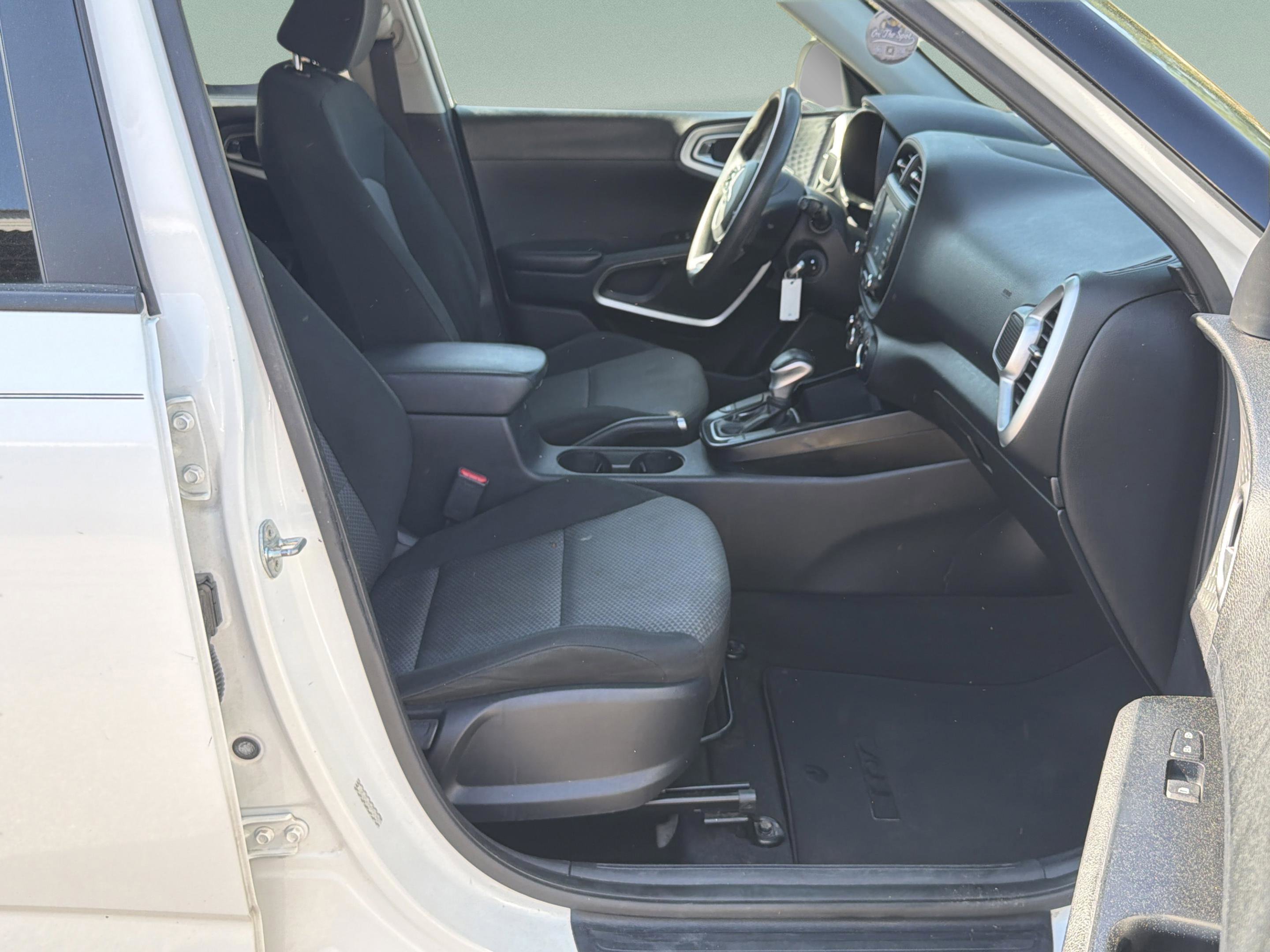 Used 2021 Kia Soul LX image 38