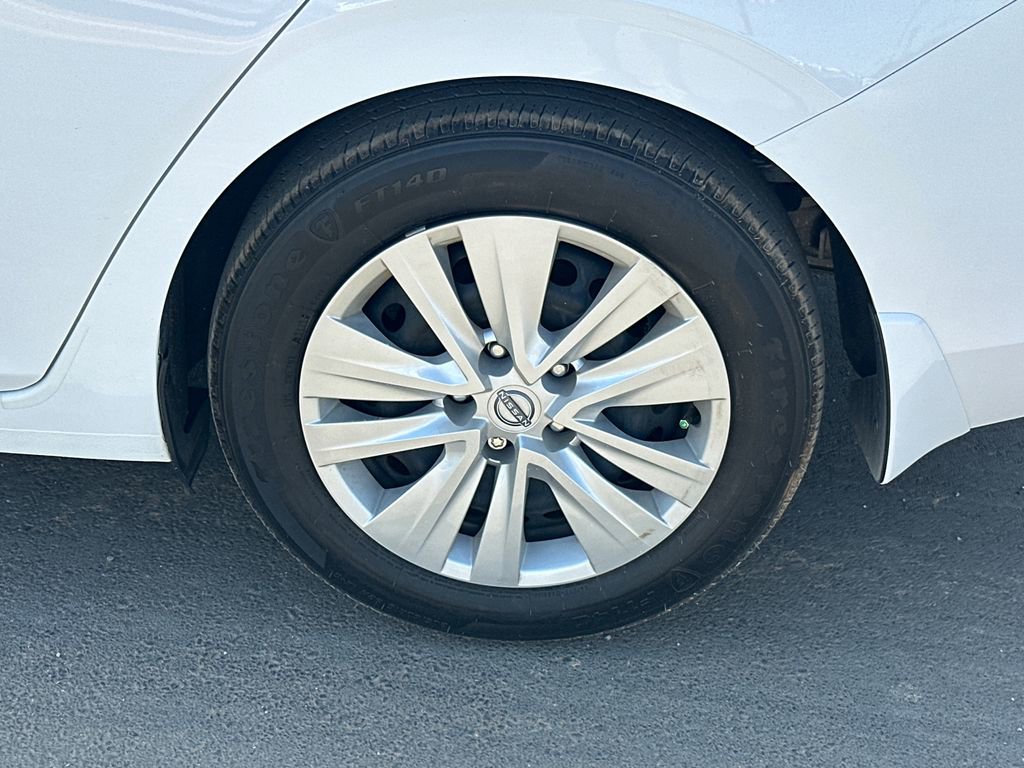 Used 2025 Nissan Sentra S FWD image 19