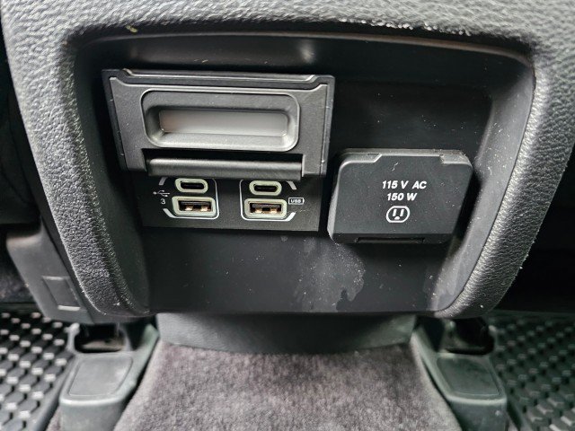 Used 2019 Jeep Cherokee Latitude Plus w/ Comfort/Convenience Group AWD/4WD image 22