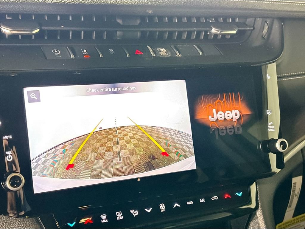 New 2026 Jeep Grand Cherokee Altitude AWD/4WD image 17