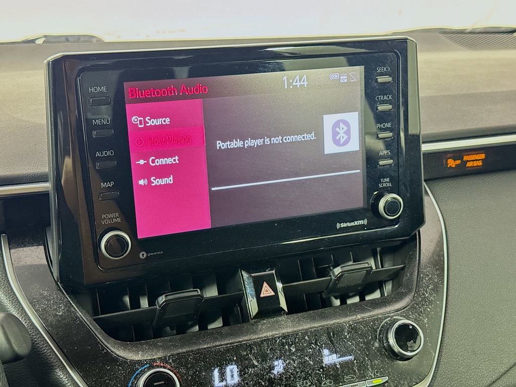 Used 2022 Toyota Corolla LE image 32