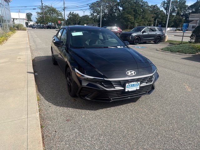 New 2026 Hyundai Elantra SEL Sport FWD image 9