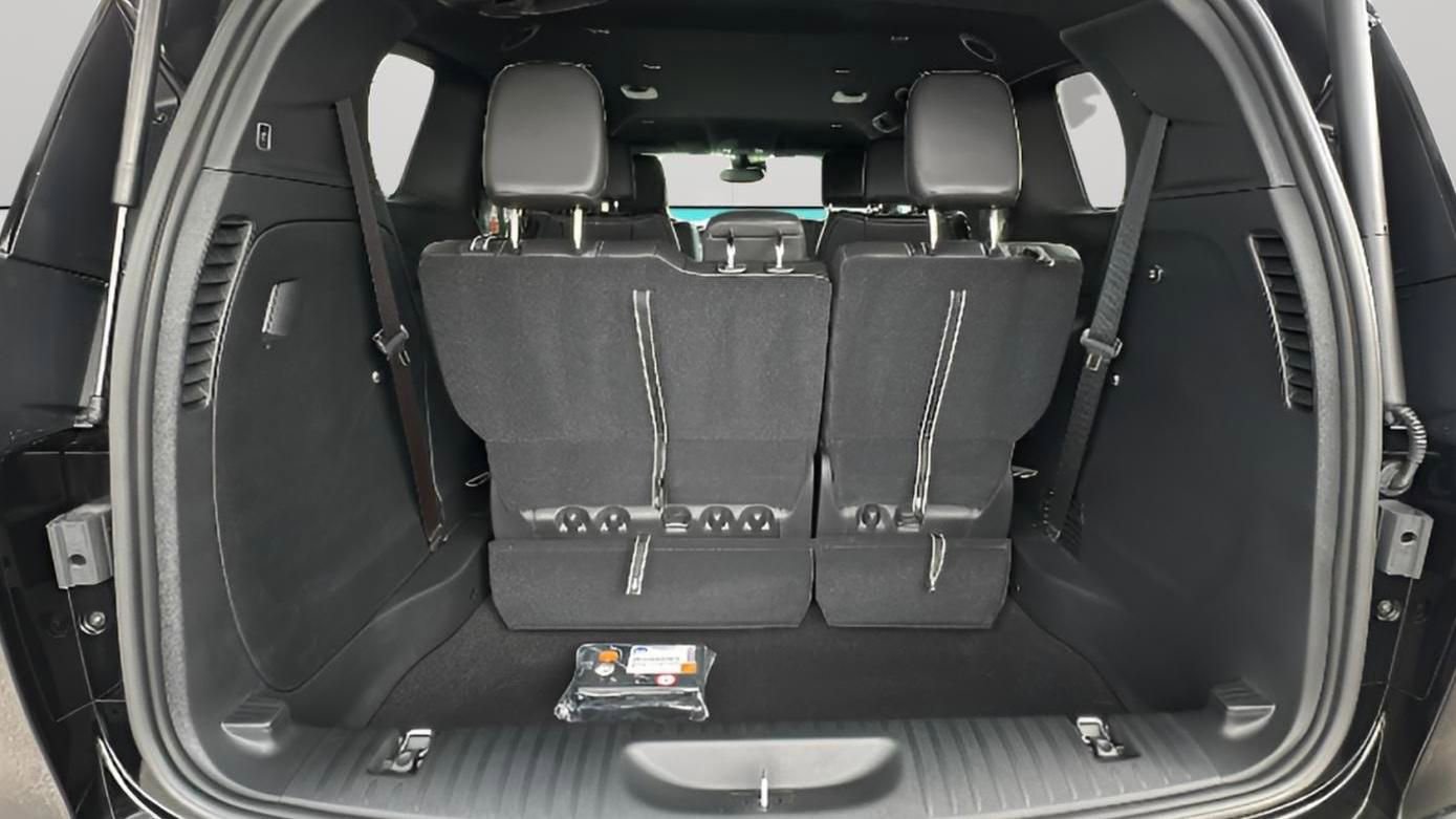 New 2025 Chrysler Pacifica Select FWD image 28