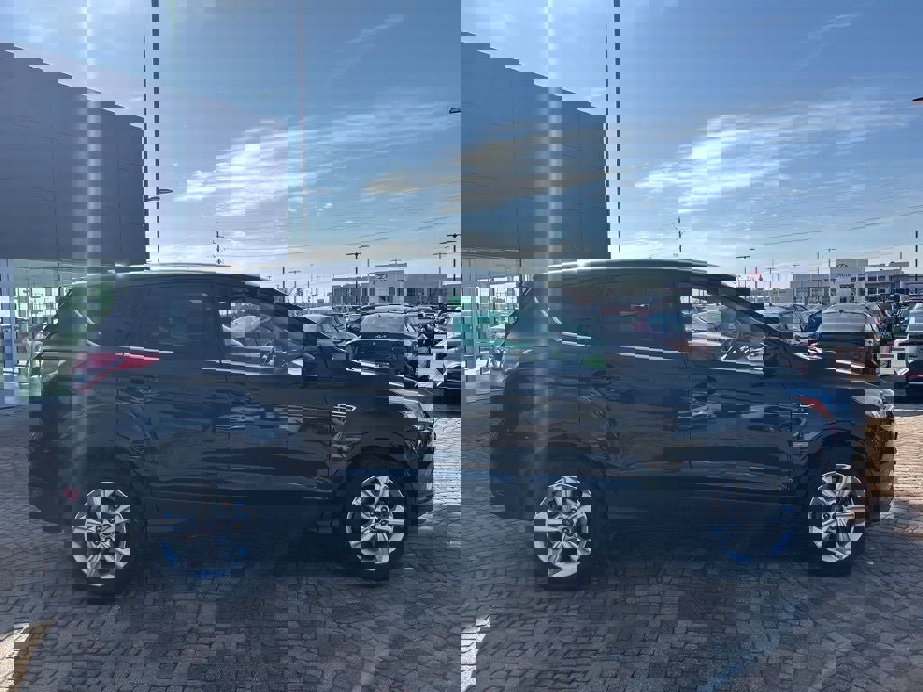 Used 2015 Ford Escape SE image 4