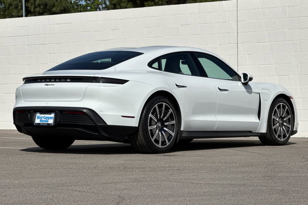 Used 2022 Porsche Taycan RWD image 7