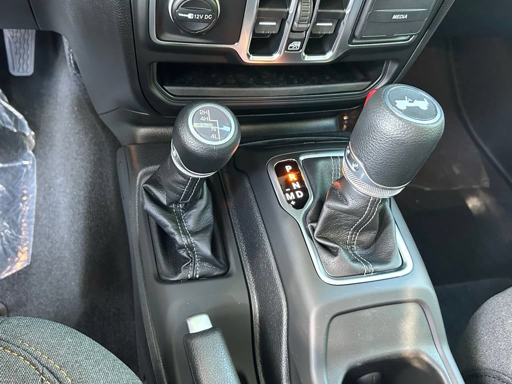 Used 2025 Jeep Wrangler Unlimited Sport AWD/4WD image 19