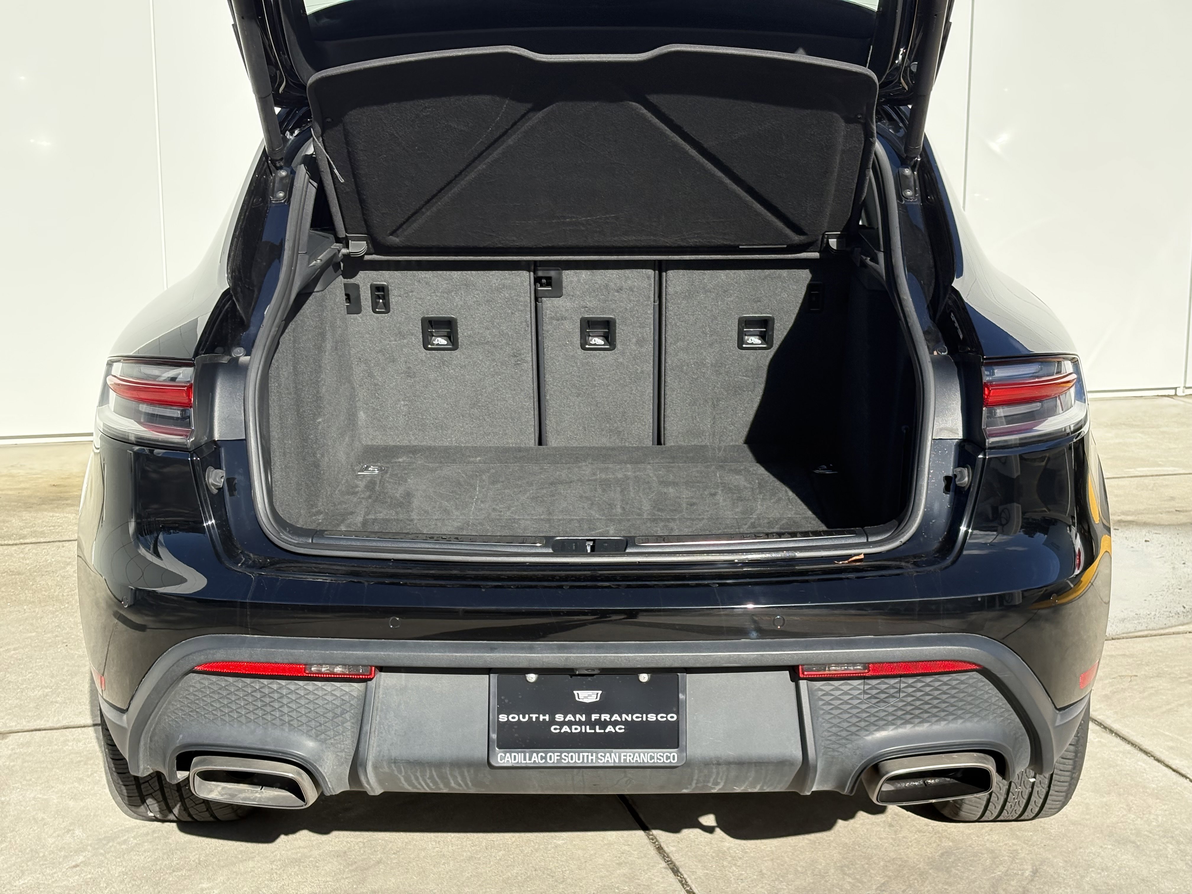 Used 2024 Porsche Macan image 9