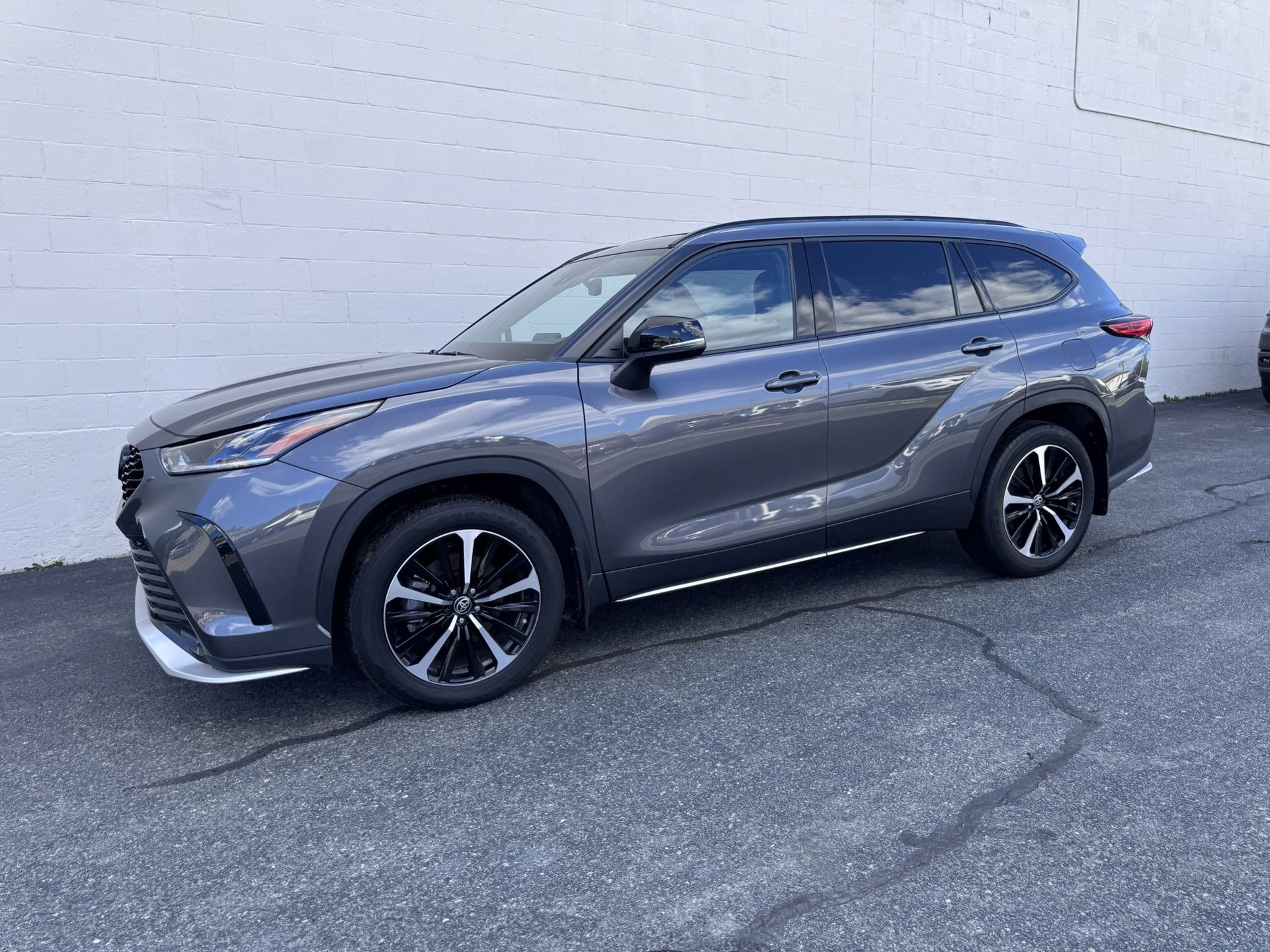 Used 2023 Toyota Highlander XSE