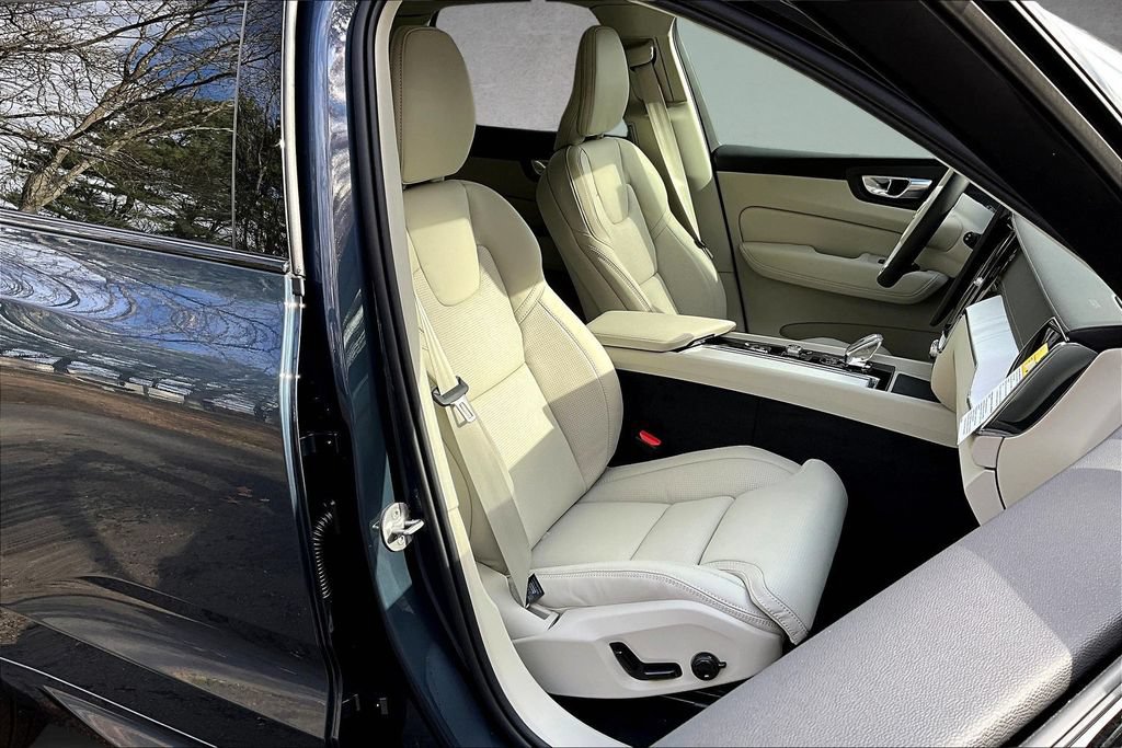New 2026 Volvo XC60 B5 Ultra w/ Protection Package Premier AWD/4WD image 10