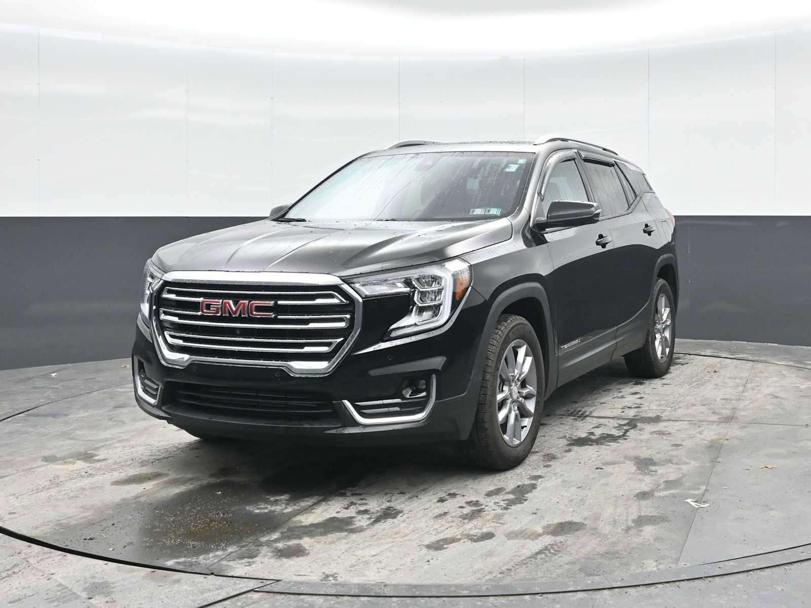 Used 2022 GMC Terrain SLT w/ Infotainment Package II image 4