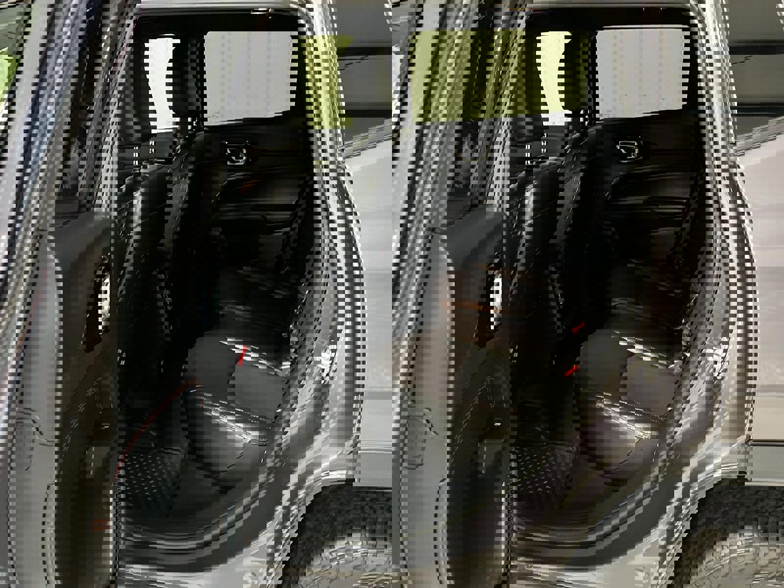 Used 2024 Jeep Compass Trailhawk image 12