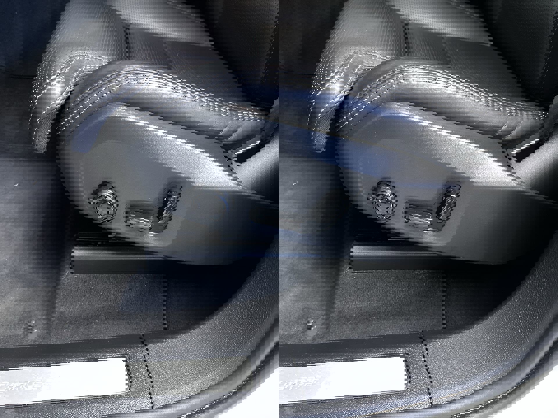 Used 2021 Volvo XC60 T8 Inscription w/ Advanced Package image 14