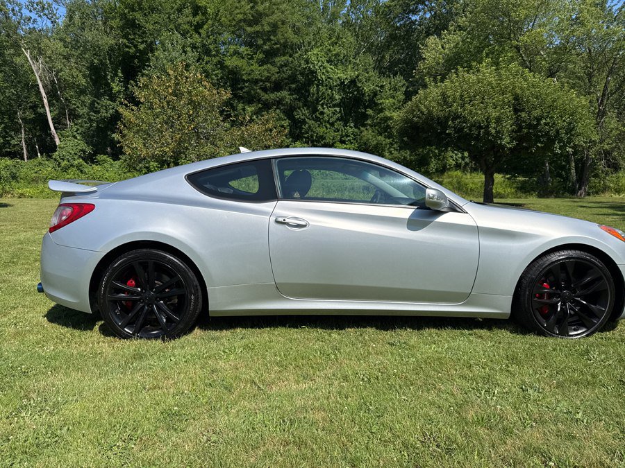 Used 2010 Hyundai Genesis 3.8 RWD image 30