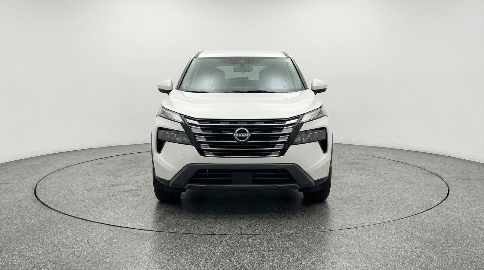 Used 2025 Nissan Rogue SV image 2