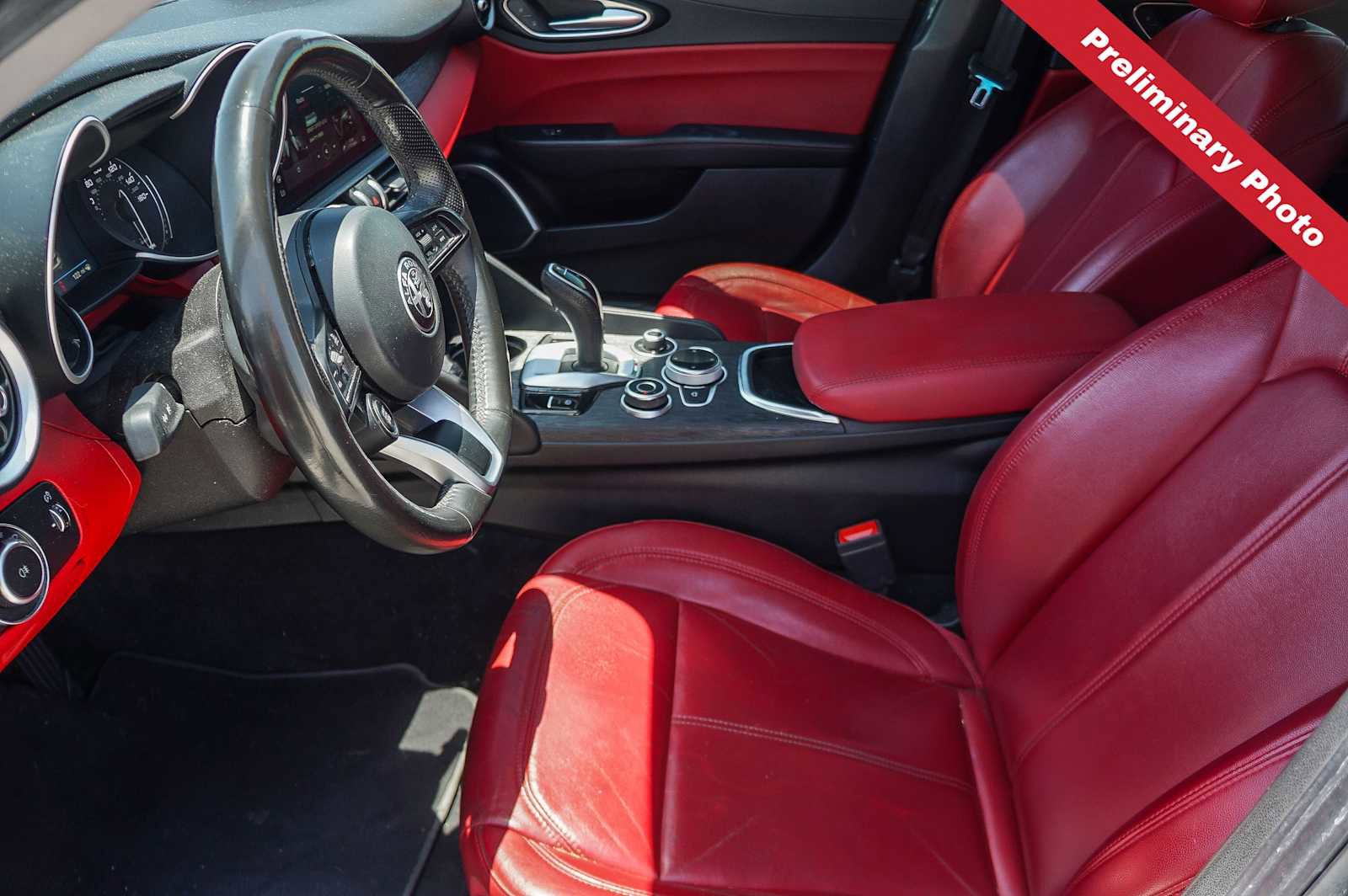 Used 2020 Alfa Romeo Giulia w/ Nero Edizione RWD image 14