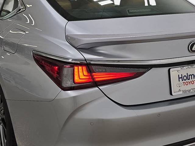 Used 2024 Lexus ES 300h w/ Technology Package FWD image 34
