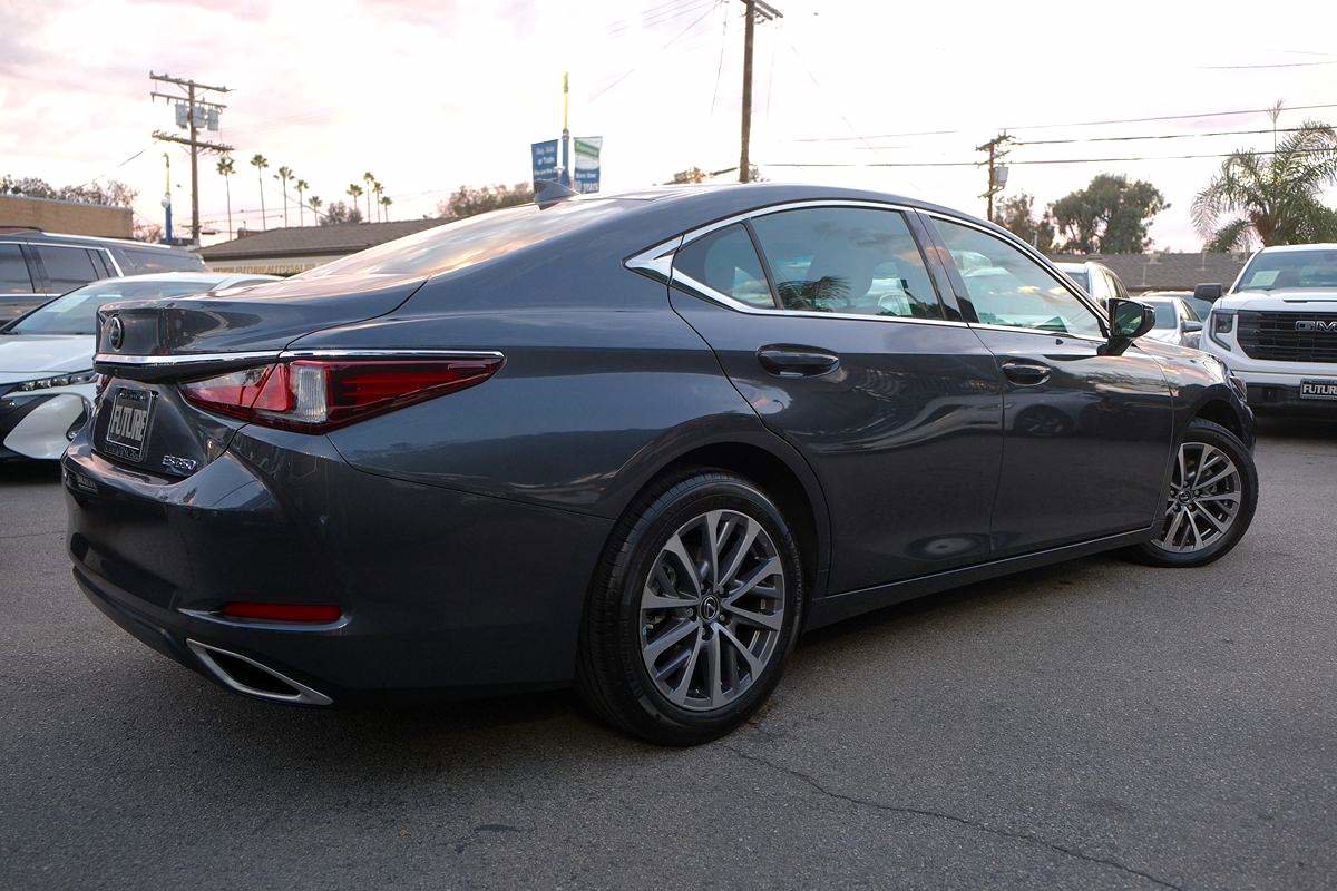 Used 2023 Lexus ES 350 image 6