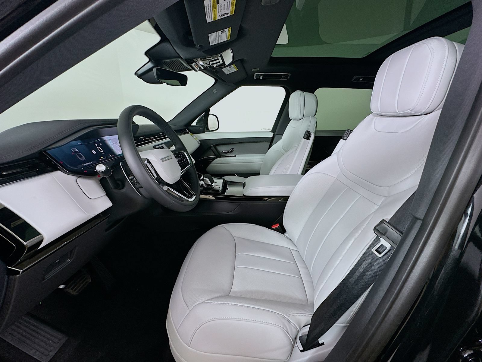 New 2026 Land Rover Range Rover Sport SE AWD/4WD image 32