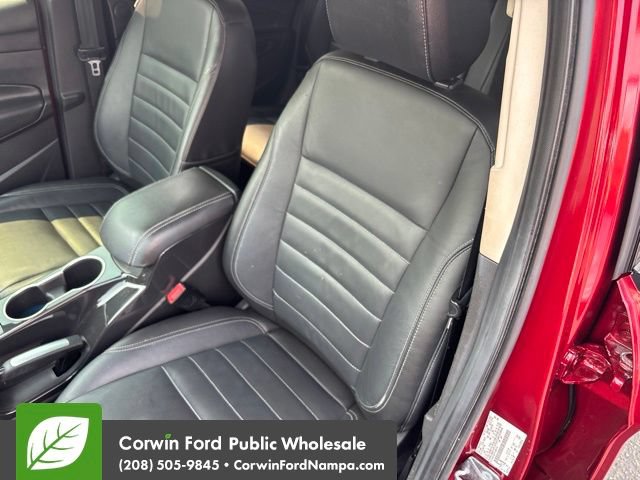 Used 2015 Ford Escape Titanium w/ Equipment Group 301A AWD/4WD image 25