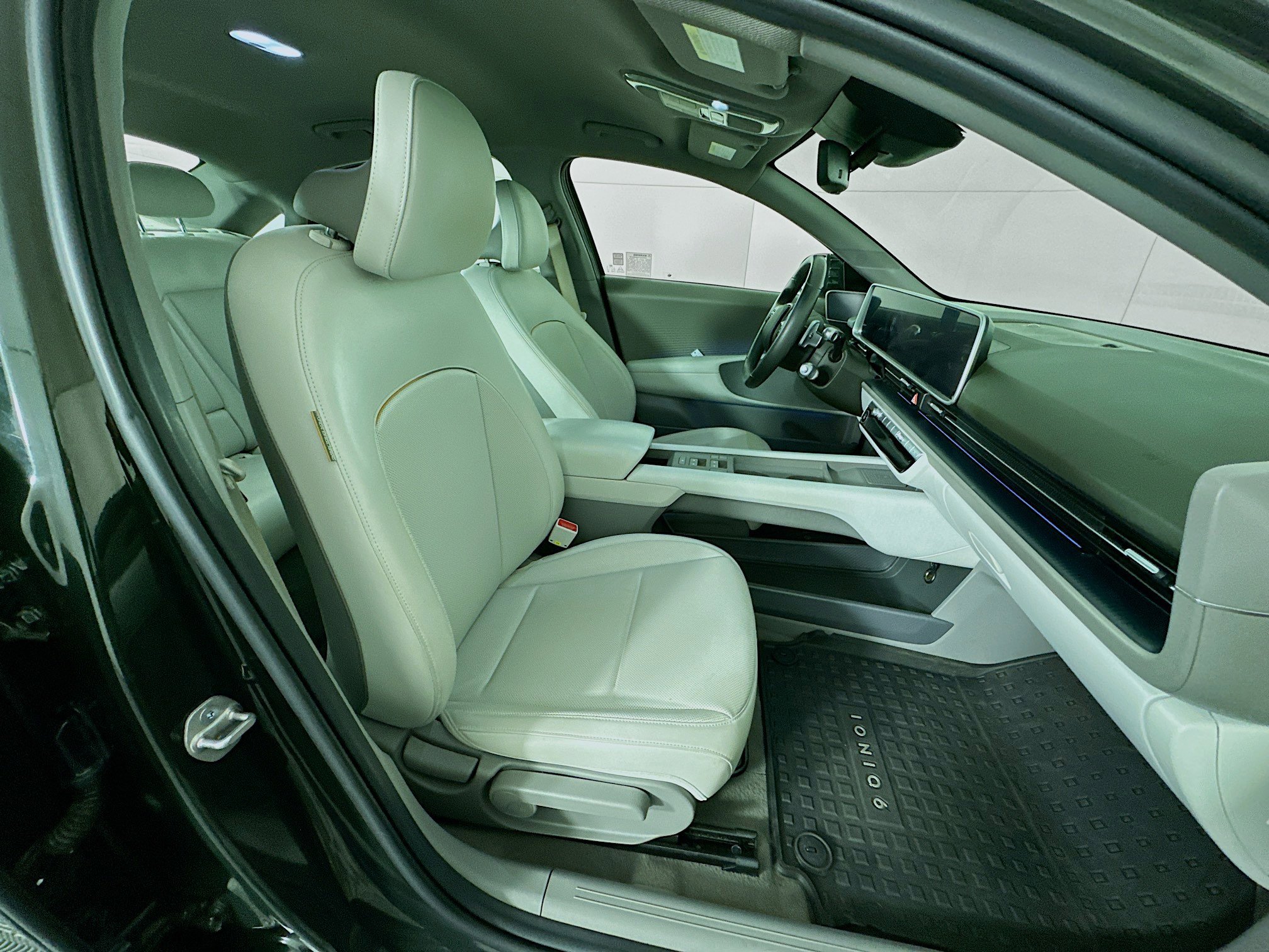 Used 2023 Hyundai Ioniq 6 SEL image 32