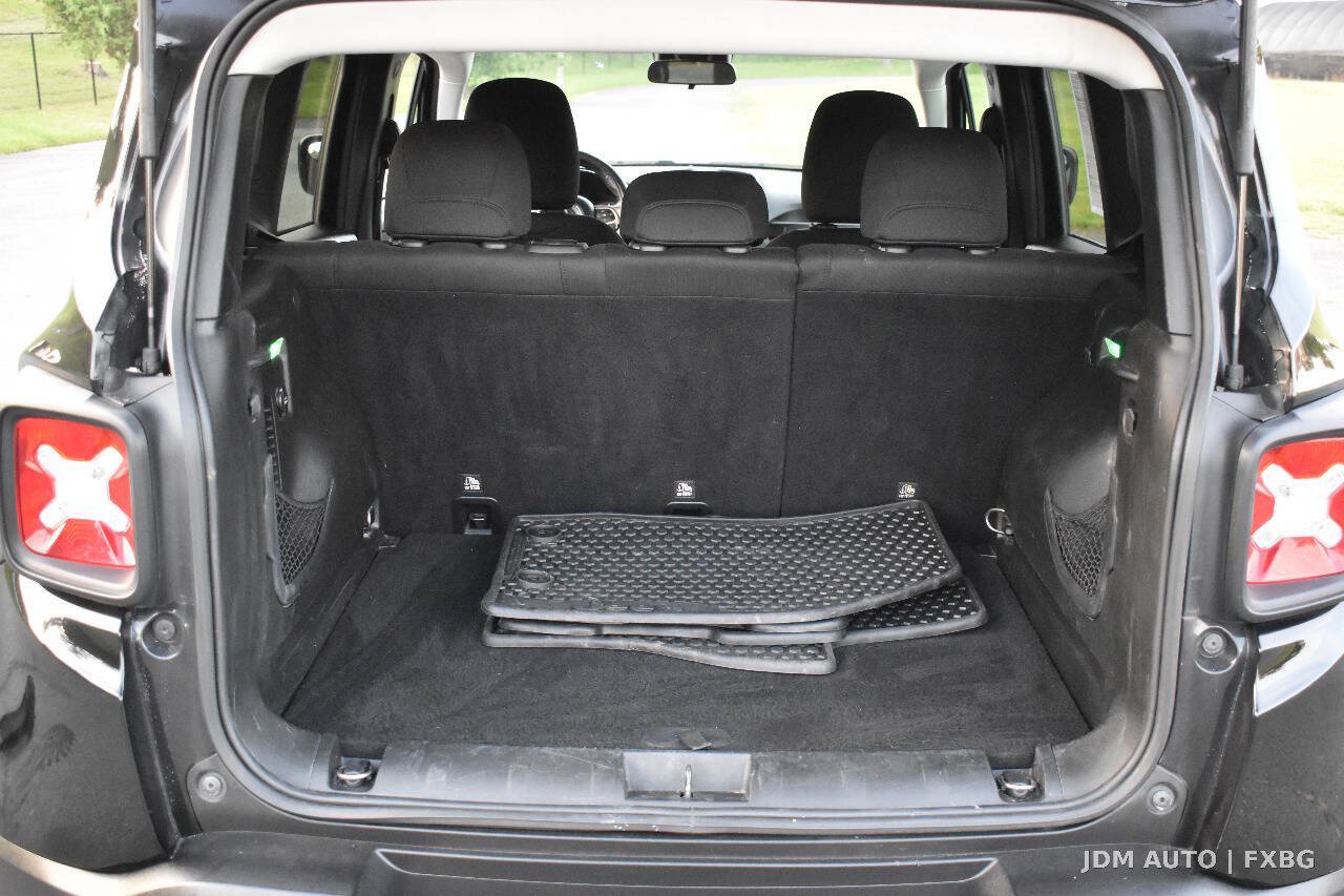 Used 2017 Jeep Renegade Latitude w/ Cold Weather Group AWD/4WD image 35