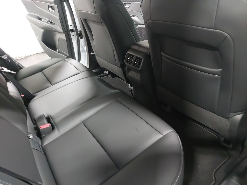 Used 2025 Nissan Murano SV AWD/4WD image 11