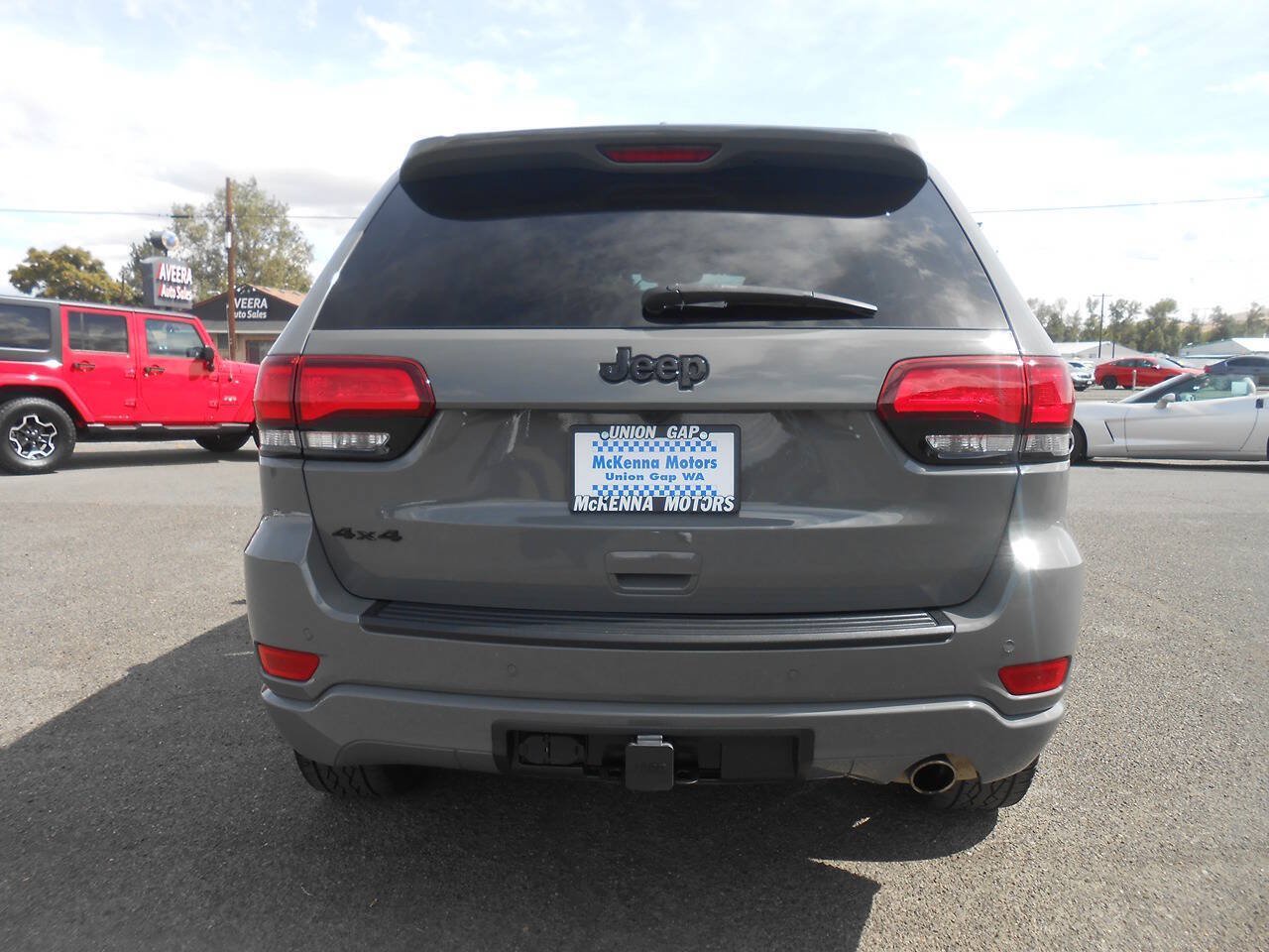 Used 2022 Jeep Grand Cherokee Laredo X AWD/4WD image 8