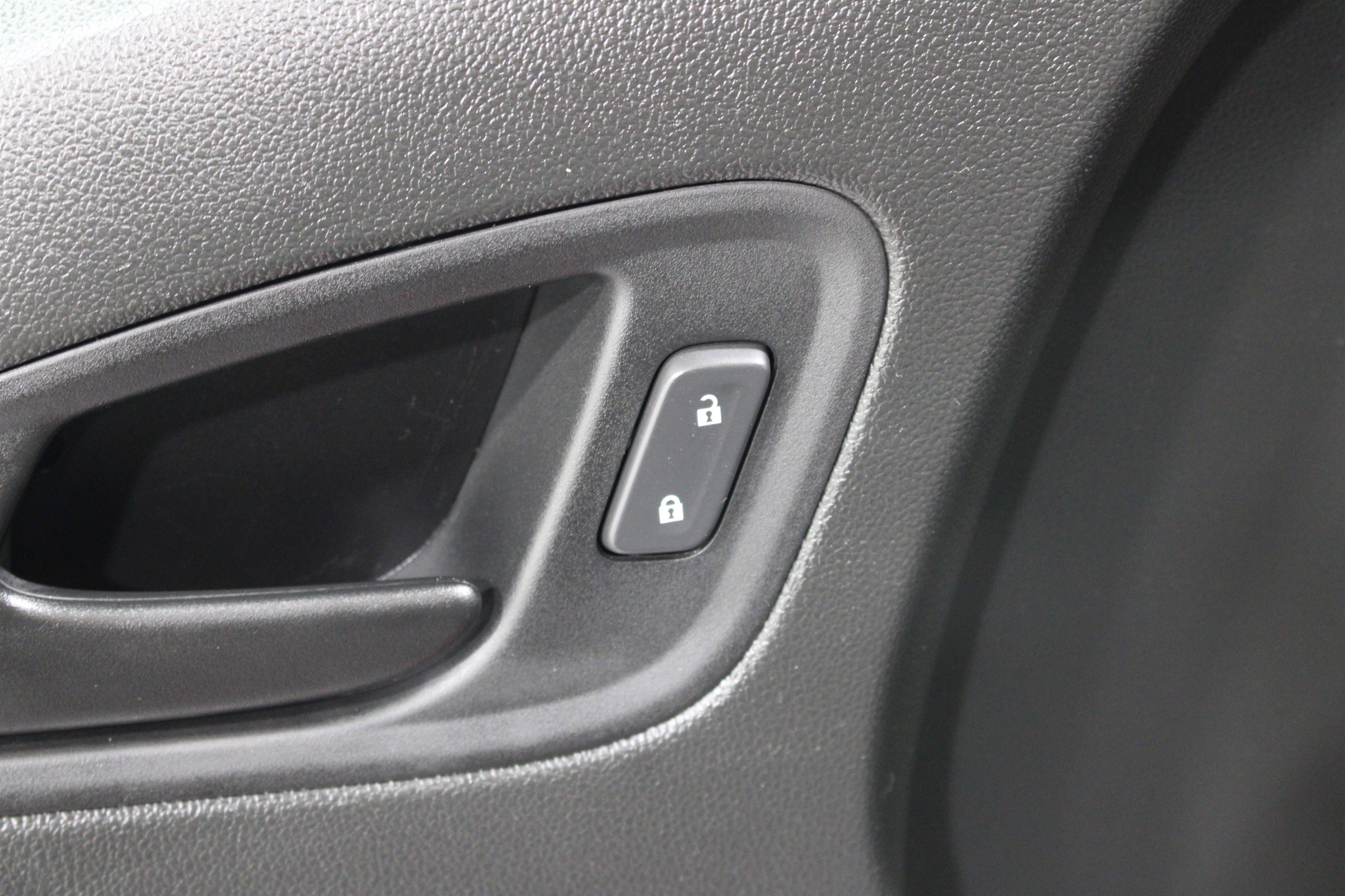 Used 2021 Chevrolet Colorado W/T w/ WT Convenience Package RWD image 8