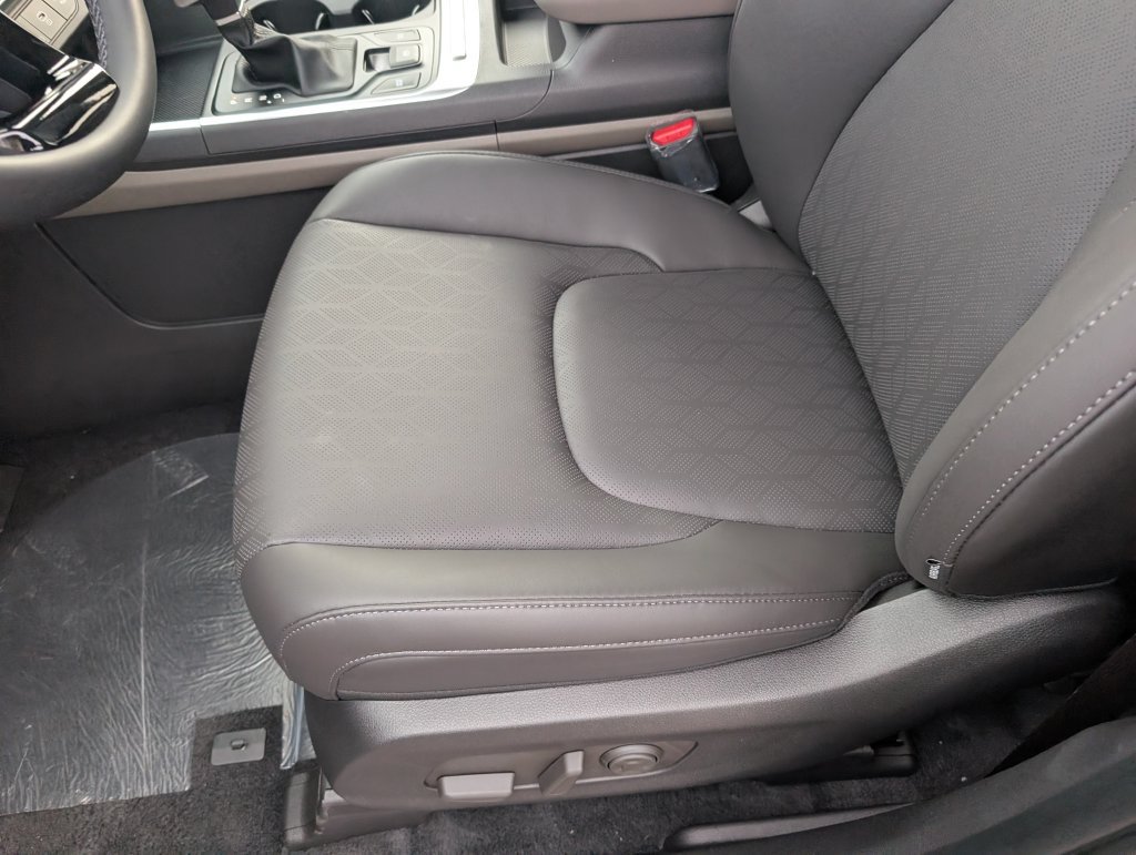 New 2026 Kia Carnival FWD image 17