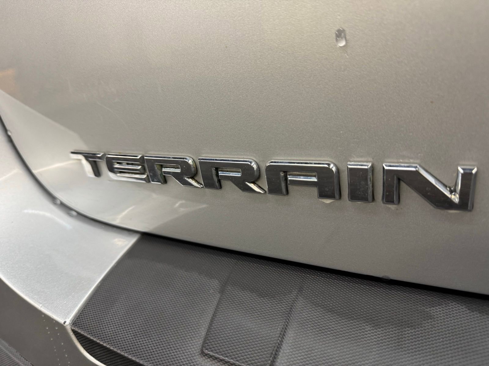 Used 2011 GMC Terrain SLE image 9