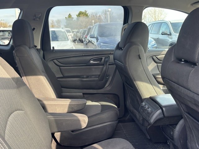 Used 2017 Chevrolet Traverse LT w/ Style and Technology Package image 16