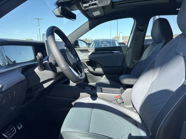 New 2026 Volkswagen Tiguan SE R-Line image 11