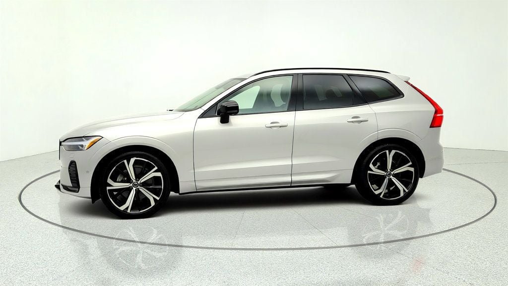 Used 2025 Volvo XC60 B5 Ultra w/ Climate Package AWD/4WD image 8