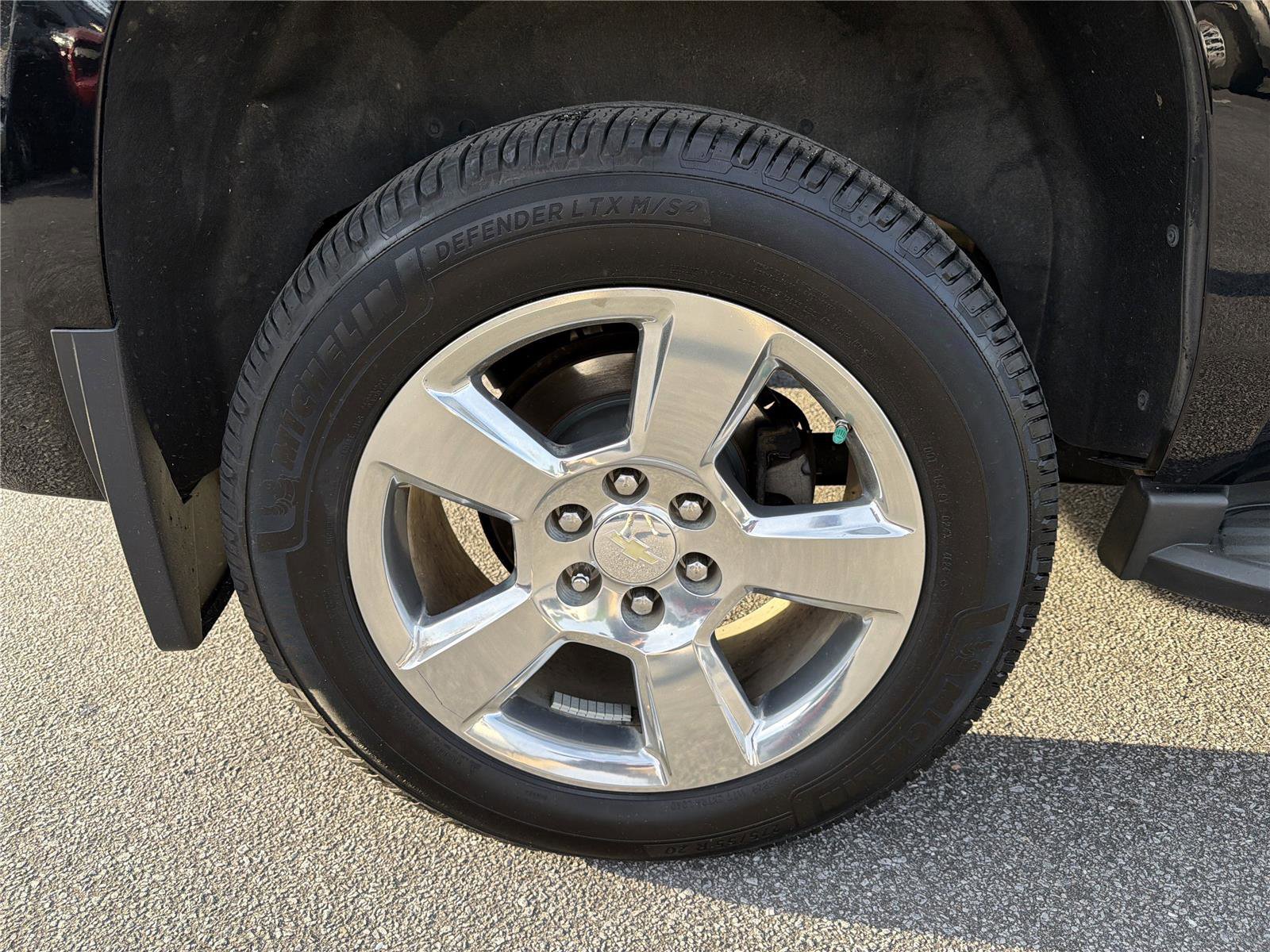 Used 2017 Chevrolet Tahoe LT w/ Luxury Package AWD/4WD image 16
