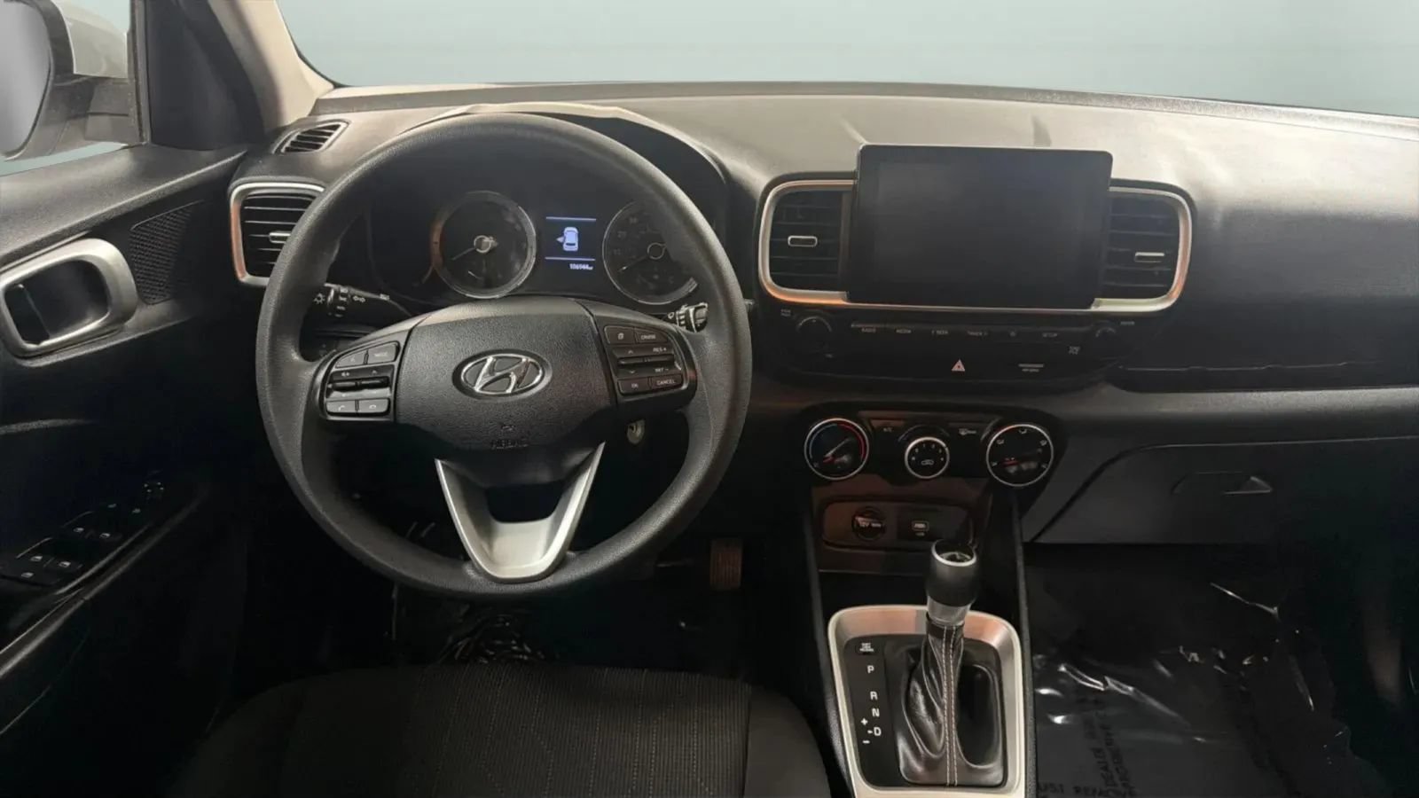 Used 2021 Hyundai Venue SE w/ Cargo Package FWD image 12