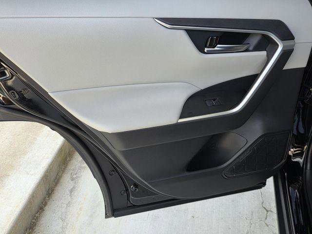 Certified 2025 Toyota RAV4 XLE w/ Convenience Package FWD image 31