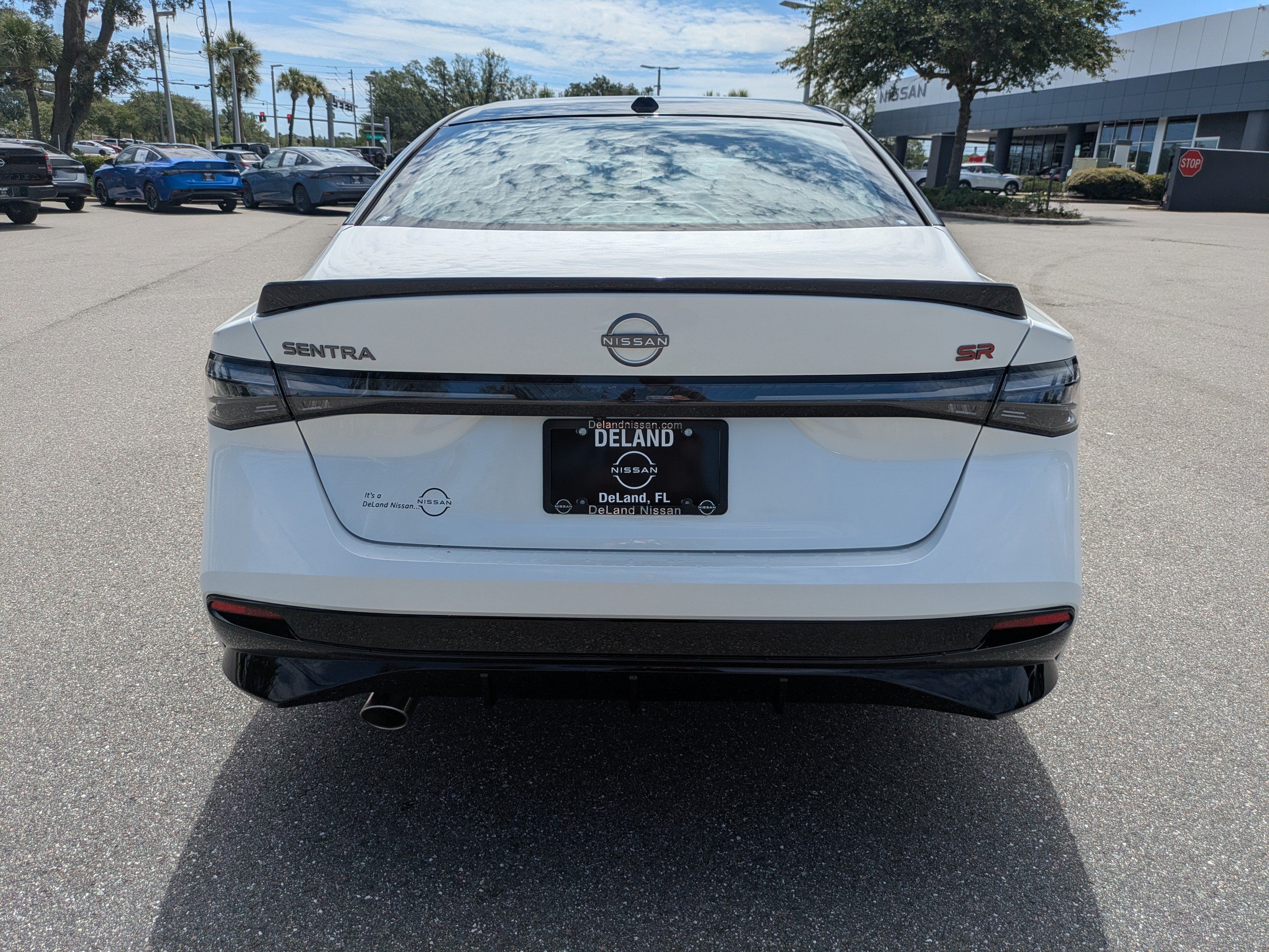 New 2026 Nissan Sentra SR w/ Floor Mat Package FWD image 5