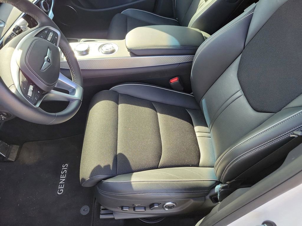 Used 2025 Genesis GV70 2.5T Sport Prestige w/ Sport Prestige Package image 25