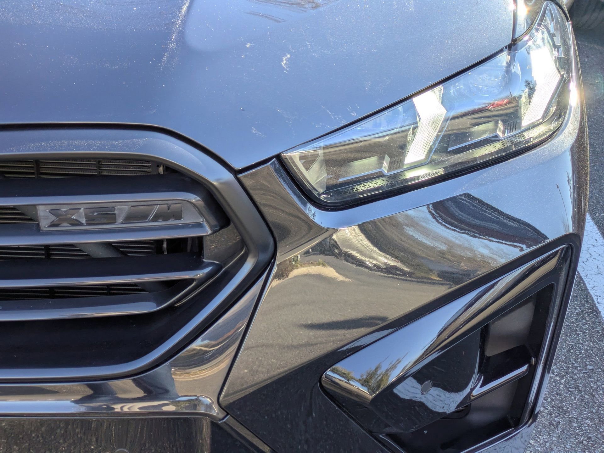 Used 2025 BMW X5 M Competition w/ Executive Package image 11