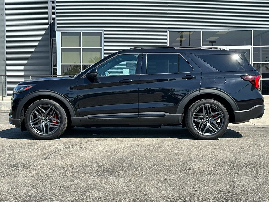 Certified 2025 Ford Explorer ST AWD/4WD image 6
