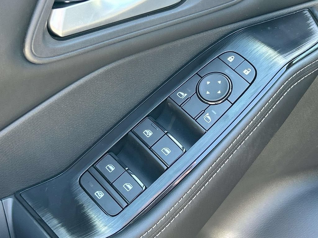 New 2026 Nissan Rogue SV FWD image 18