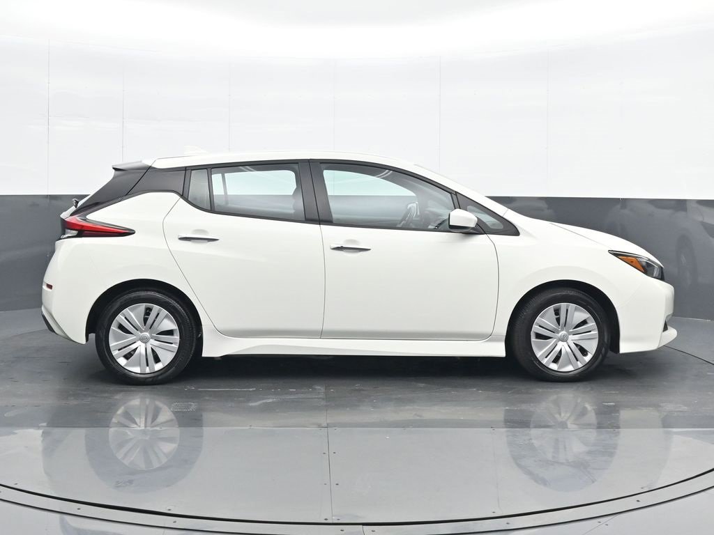 Used 2023 Nissan Leaf S image 7
