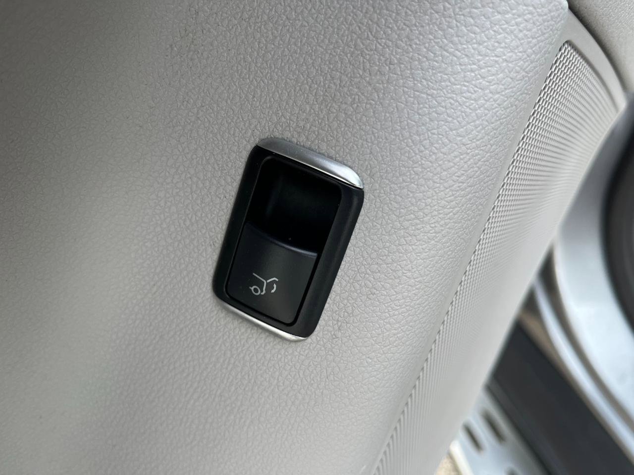 Used 2015 Mercedes-Benz GL 320 GL350 BlueTEC w/ Premium I Package image 34