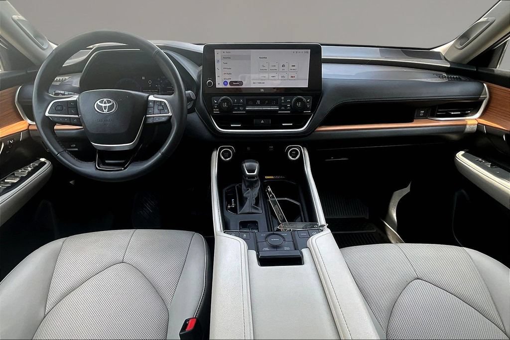 Used 2024 Toyota Grand Highlander AWD image 7