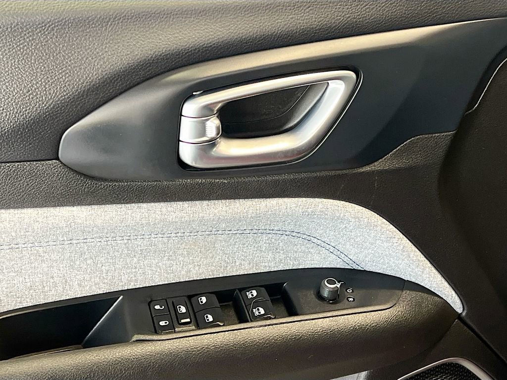 Used 2023 Jeep Compass Sport image 14